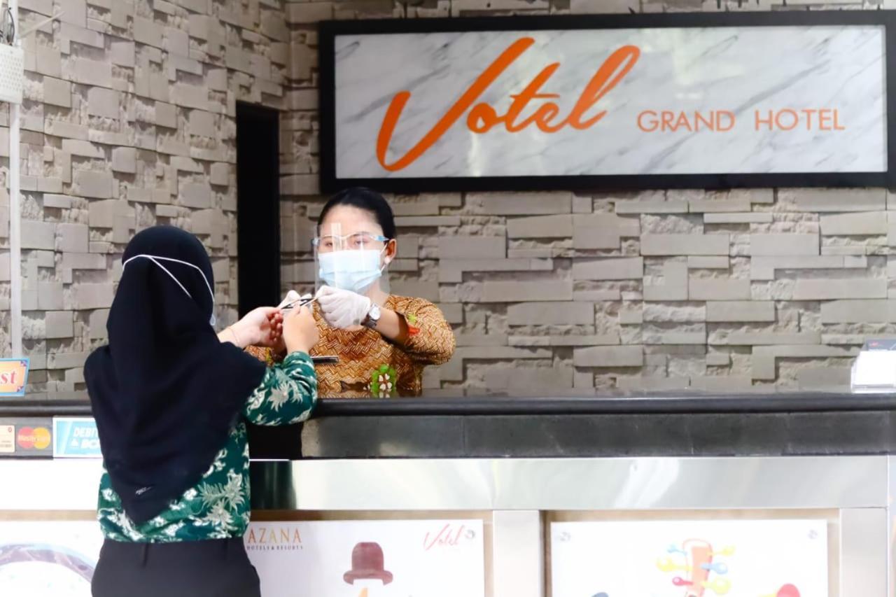 Votel Hotel Tulungagung Eksteriør billede