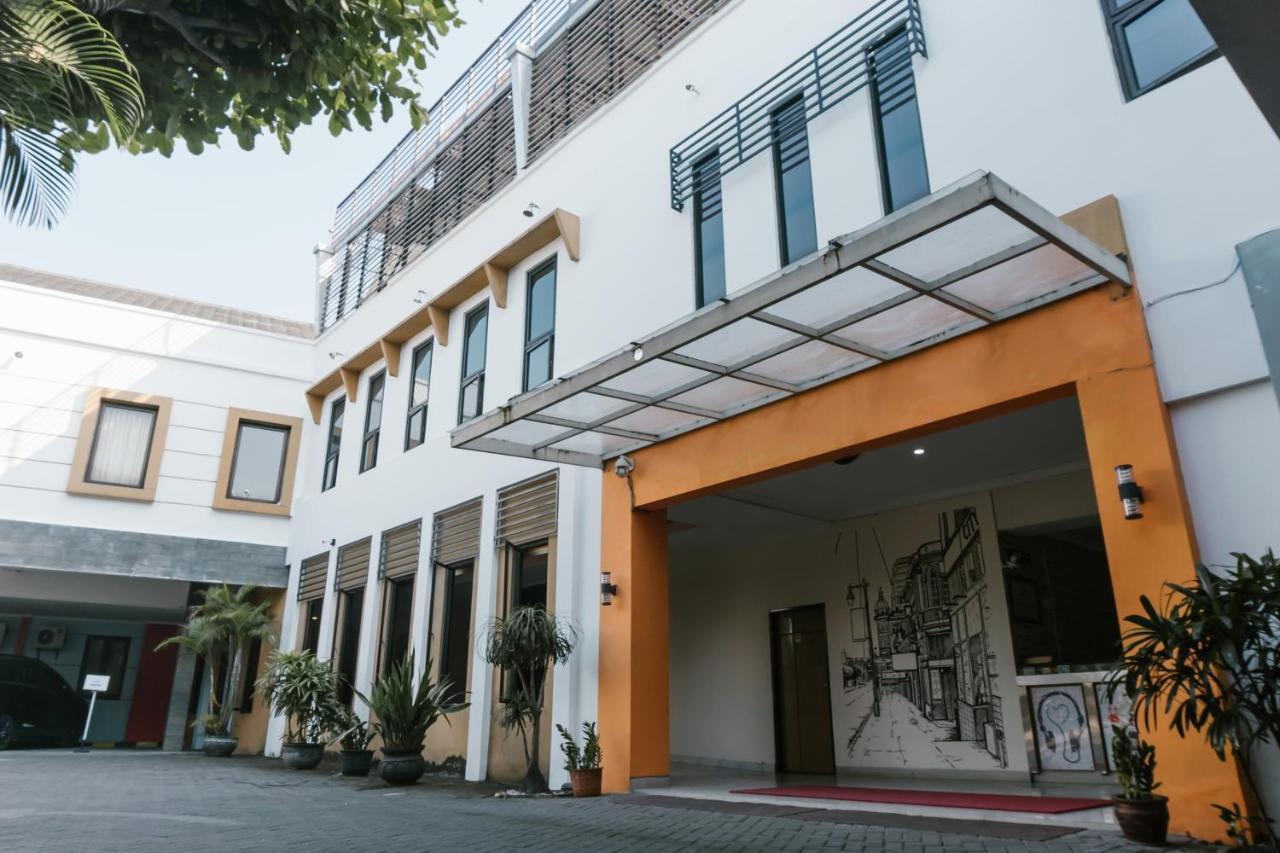 Votel Hotel Tulungagung Eksteriør billede